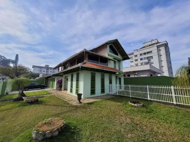 Casa / Sobrado para Venda em Joinville/SC Bom Retiro 3 Quartos