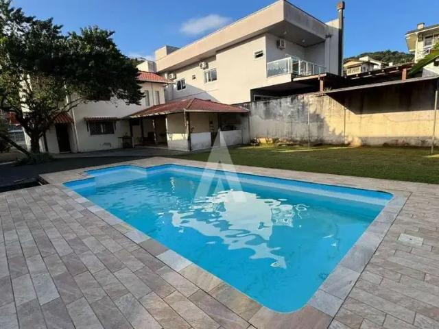 Casa / Sobrado para Venda em Joinville/SC Bom Retiro 3 Quartos