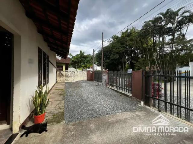 Casa / Sobrado para Venda em Joinville/SC Bom Retiro 3 Quartos