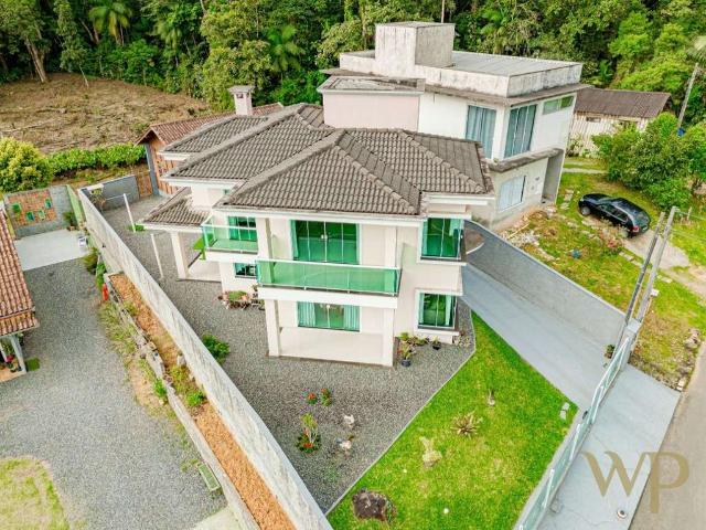 Casa / Sobrado para Venda em Joinville/SC Bom Retiro 3 Quartos