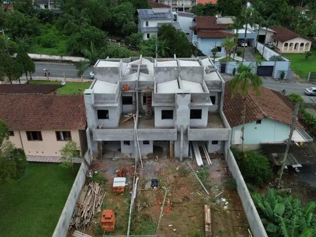 Casa / Sobrado para Venda em Joinville/SC Bom Retiro 3 Quartos