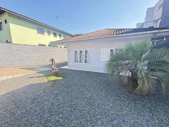 Casa / Sobrado para Venda em Joinville/SC Bom Retiro 3 Quartos