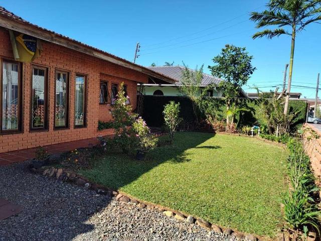 Casa / Sobrado para Venda em Joinville/SC Bom Retiro 3 Quartos