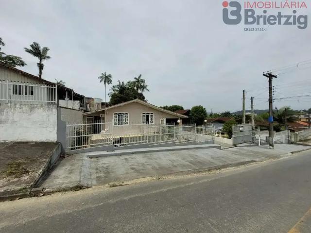 Casa / Sobrado para Venda em Joinville/SC Bom Retiro 3 Quartos