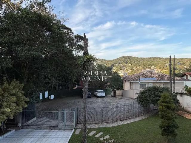 Casa / Sobrado para Venda em Joinville/SC Bom Retiro 4 Quartos