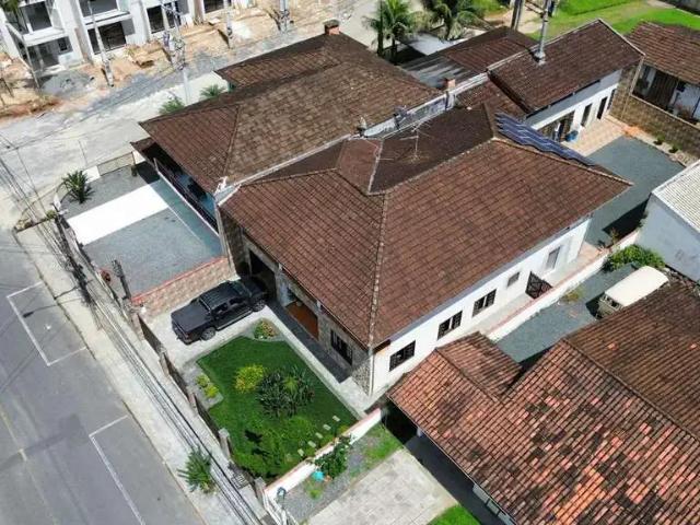 Casa / Sobrado para Venda em Joinville/SC Bom Retiro 4 Quartos