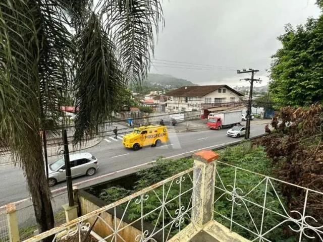 Casa / Sobrado para Venda em Joinville/SC Bom Retiro 4 Quartos