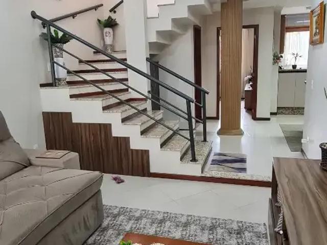 Casa / Sobrado para Venda em Joinville/SC Boa Vista 4 Quartos