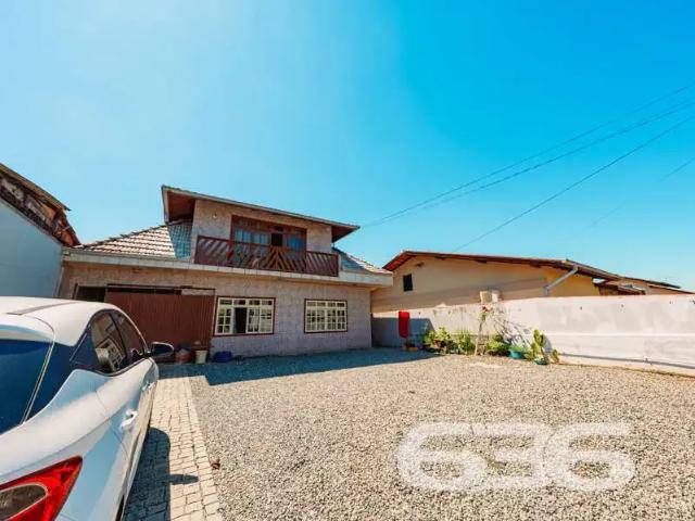 Casa / Sobrado para Venda em Joinville/SC Boehmerwald 4 Quartos
