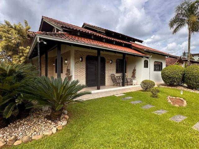 Casa / Sobrado para Venda em Joinville/SC Boehmerwald 2 Quartos