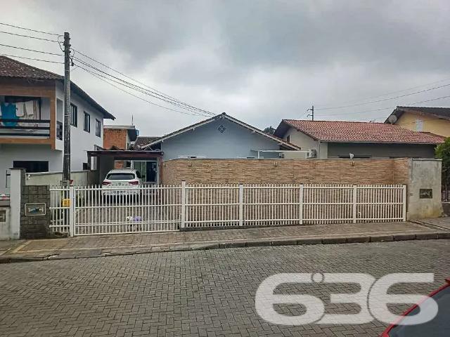 Casa / Sobrado para Venda em Joinville/SC Boehmerwald 3 Quartos