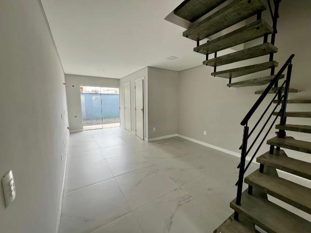 Casa / Sobrado para Venda em Joinville/SC Bucarein 3 Quartos