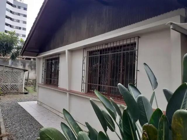Casa / Sobrado para Venda em Joinville/SC Centro 3 Quartos