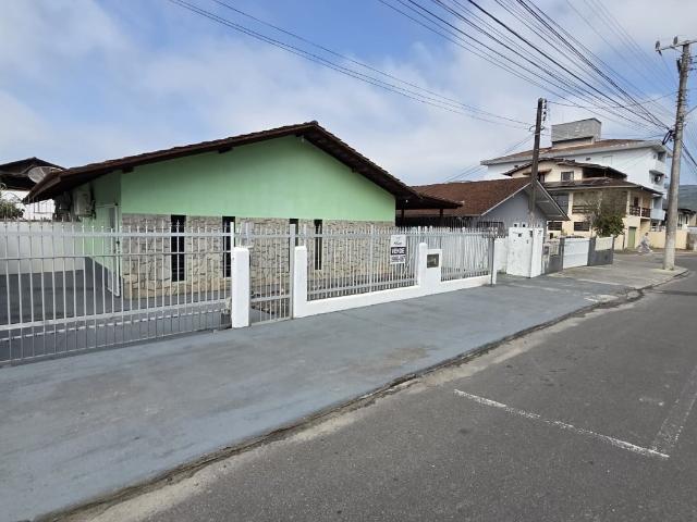 Casa / Sobrado para Venda em Joinville/SC Comasa 3 Quartos