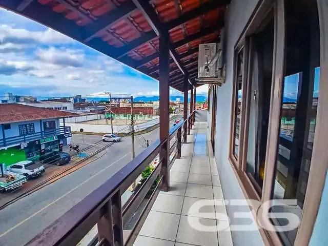 Casa / Sobrado para Venda em Joinville/SC Comasa 5 Quartos