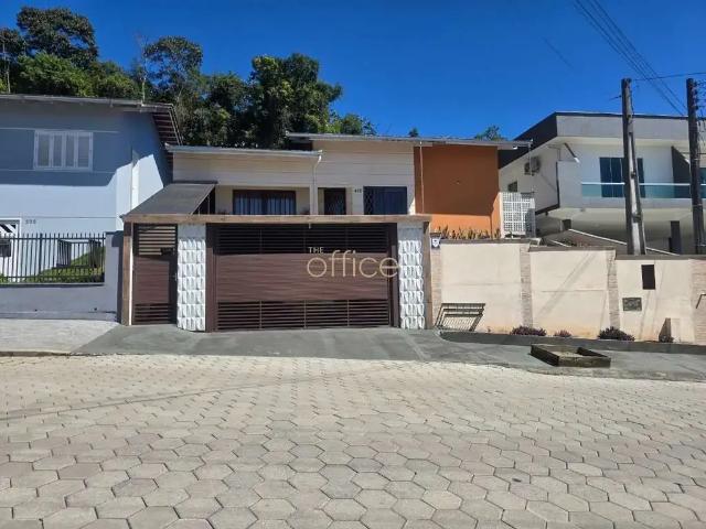 Casa / Sobrado para Venda em Joinville/SC Costa e Silva 3 Quartos