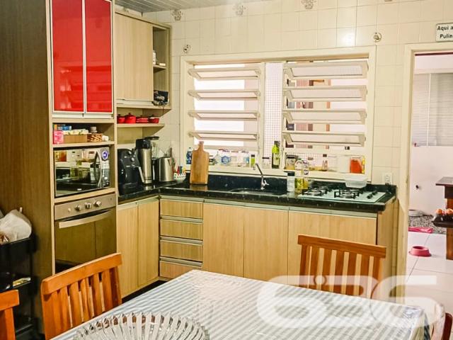 Casa / Sobrado para Venda em Joinville/SC Costa e Silva 4 Quartos