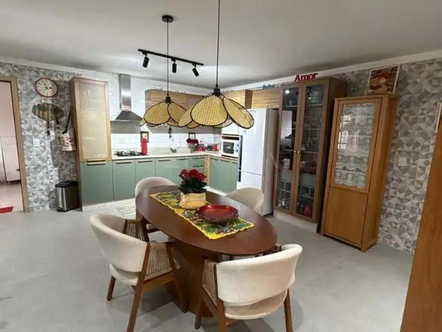 Casa / Sobrado para Venda em Joinville/SC Costa e Silva 4 Quartos