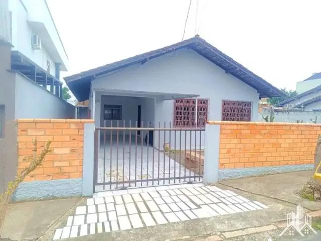 Casa / Sobrado para Venda em Joinville/SC Costa e Silva 4 Quartos
