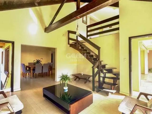 Casa / Sobrado para Venda em Joinville/SC Costa e Silva 5 Quartos