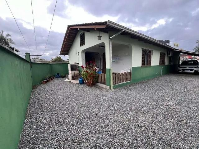 Casa / Sobrado para Venda em Joinville/SC Fátima 4 Quartos