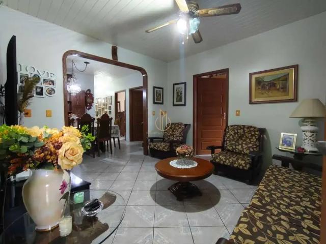 Casa / Sobrado para Venda em Joinville/SC Fátima 4 Quartos