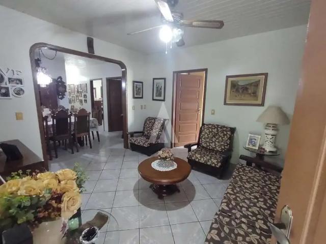 Casa / Sobrado para Venda em Joinville/SC Fátima 5 Quartos