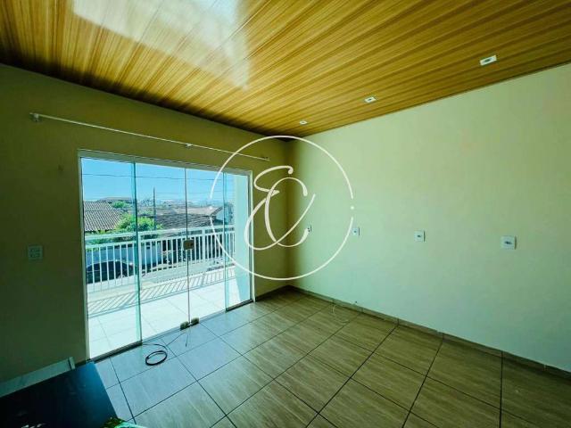 Casa / Sobrado para Venda em Joinville/SC Fátima 6 Quartos