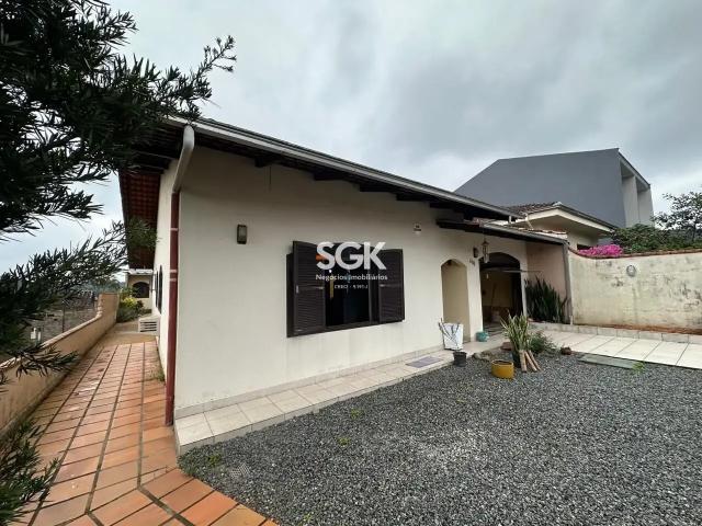 Casa / Sobrado para Venda em Joinville/SC Floresta 4 Quartos