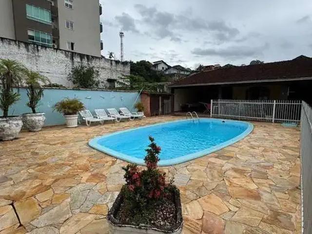 Casa / Sobrado para Venda em Joinville/SC Floresta 4 Quartos