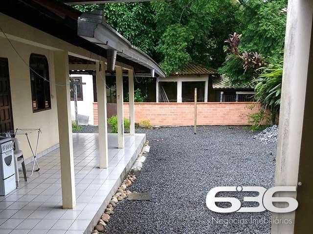 Casa / Sobrado para Venda em Joinville/SC Floresta 4 Quartos