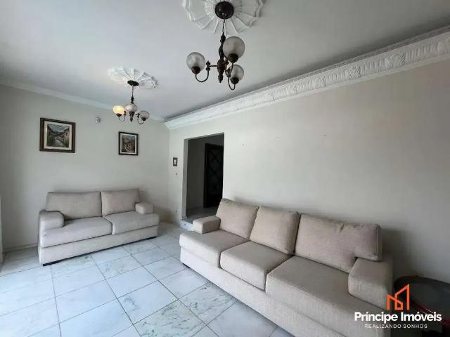 Casa / Sobrado para Venda em Joinville/SC Floresta 4 Quartos