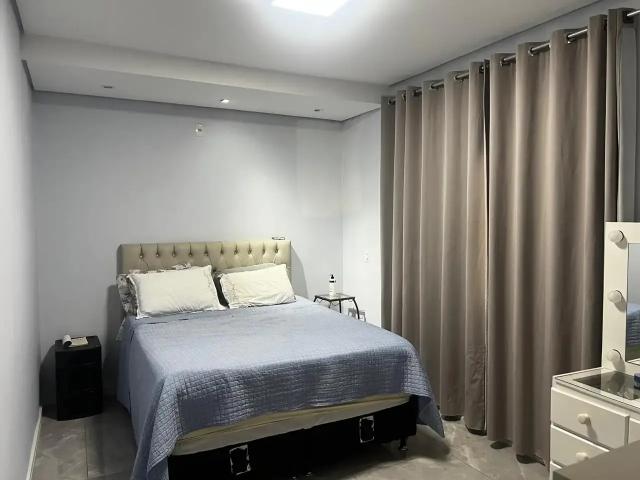 Casa / Sobrado para Venda em Joinville/SC Floresta 4 Quartos