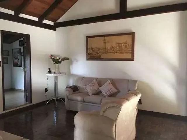 Casa / Sobrado para Venda em Joinville/SC Floresta 4 Quartos