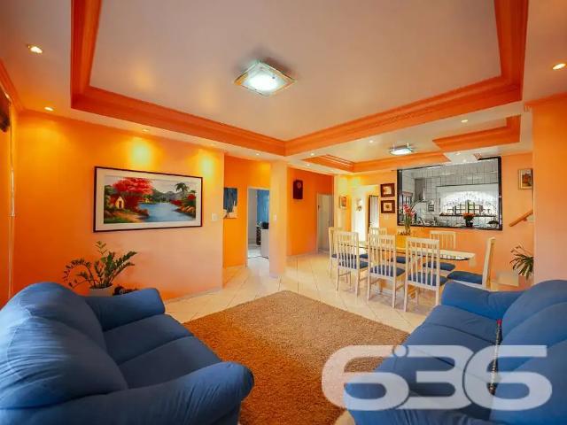 Casa / Sobrado para Venda em Joinville/SC Floresta 4 Quartos