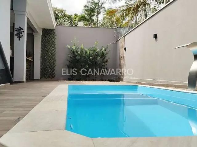 Casa / Sobrado para Venda em Joinville/SC Floresta 4 Quartos