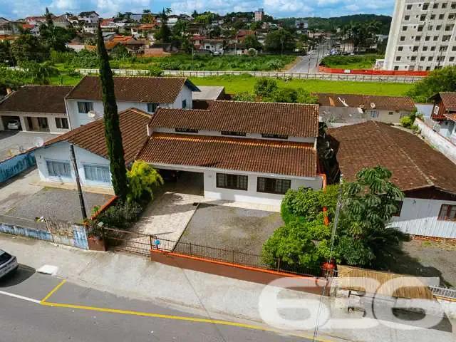 Casa / Sobrado para Venda em Joinville/SC Floresta 5 Quartos