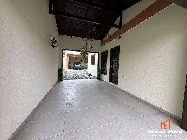 Casa / Sobrado para Venda em Joinville/SC Floresta 5 Quartos
