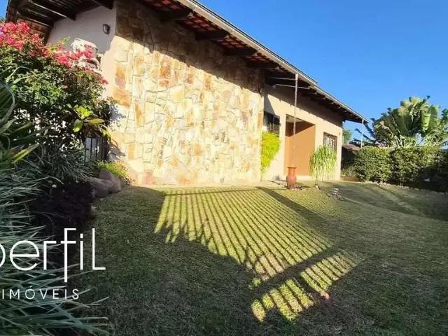 Casa / Sobrado para Venda em Joinville/SC Floresta 5 Quartos