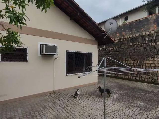 Casa / Sobrado para Venda em Joinville/SC Floresta 2 Quartos