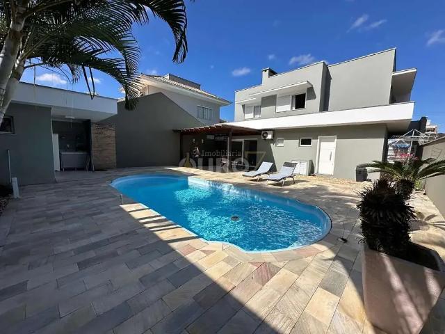 Casa / Sobrado para Venda em Joinville/SC Floresta 3 Quartos