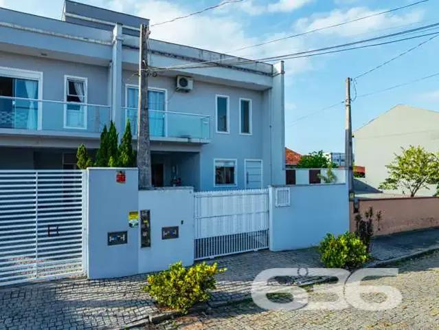 Casa / Sobrado para Venda em Joinville/SC Floresta 3 Quartos