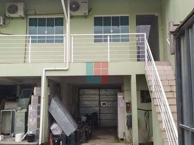 Casa / Sobrado para Venda em Joinville/SC Floresta 3 Quartos