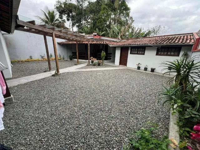 Casa / Sobrado para Venda em Joinville/SC Floresta 3 Quartos