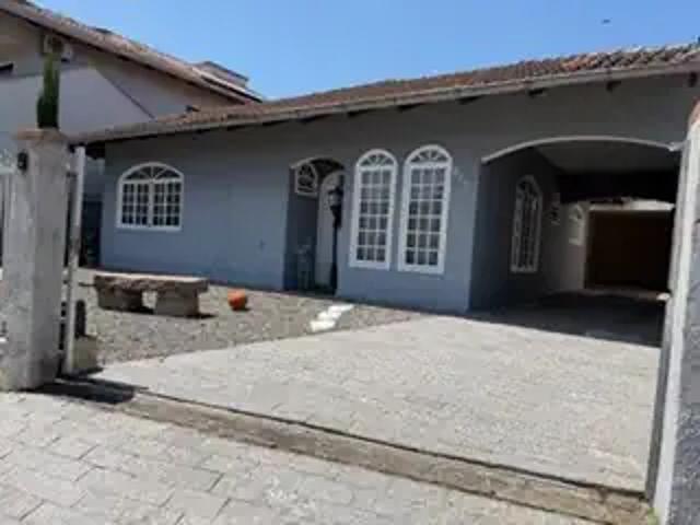 Casa / Sobrado para Venda em Joinville/SC Floresta 3 Quartos