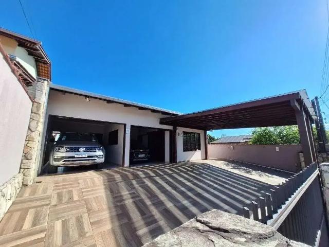 Casa / Sobrado para Venda em Joinville/SC Floresta 3 Quartos