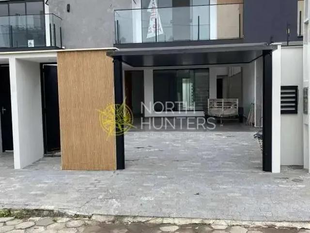 Casa / Sobrado para Venda em Joinville/SC Floresta 3 Quartos