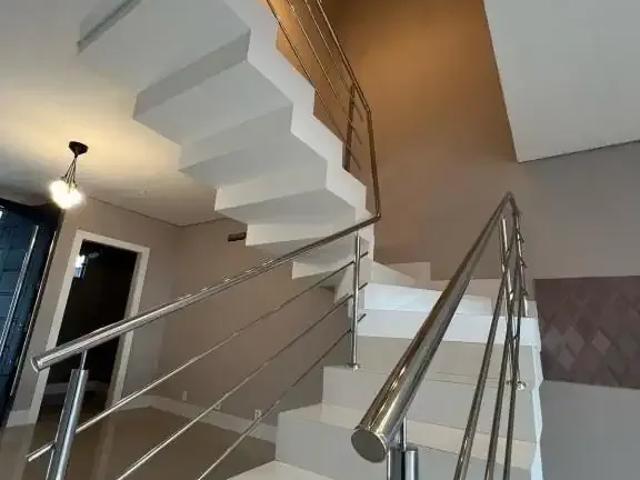 Casa / Sobrado para Venda em Joinville/SC Floresta 3 Quartos