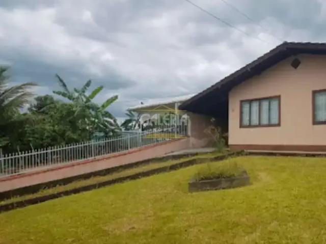 Casa / Sobrado para Venda em Joinville/SC Floresta 3 Quartos