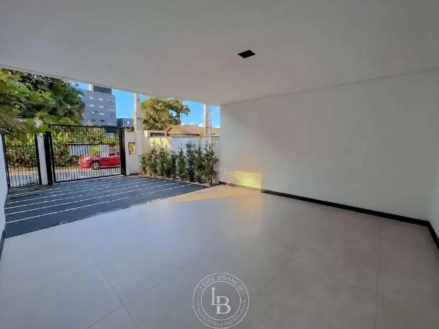 Casa / Sobrado para Venda em Joinville/SC Glória 3 Quartos